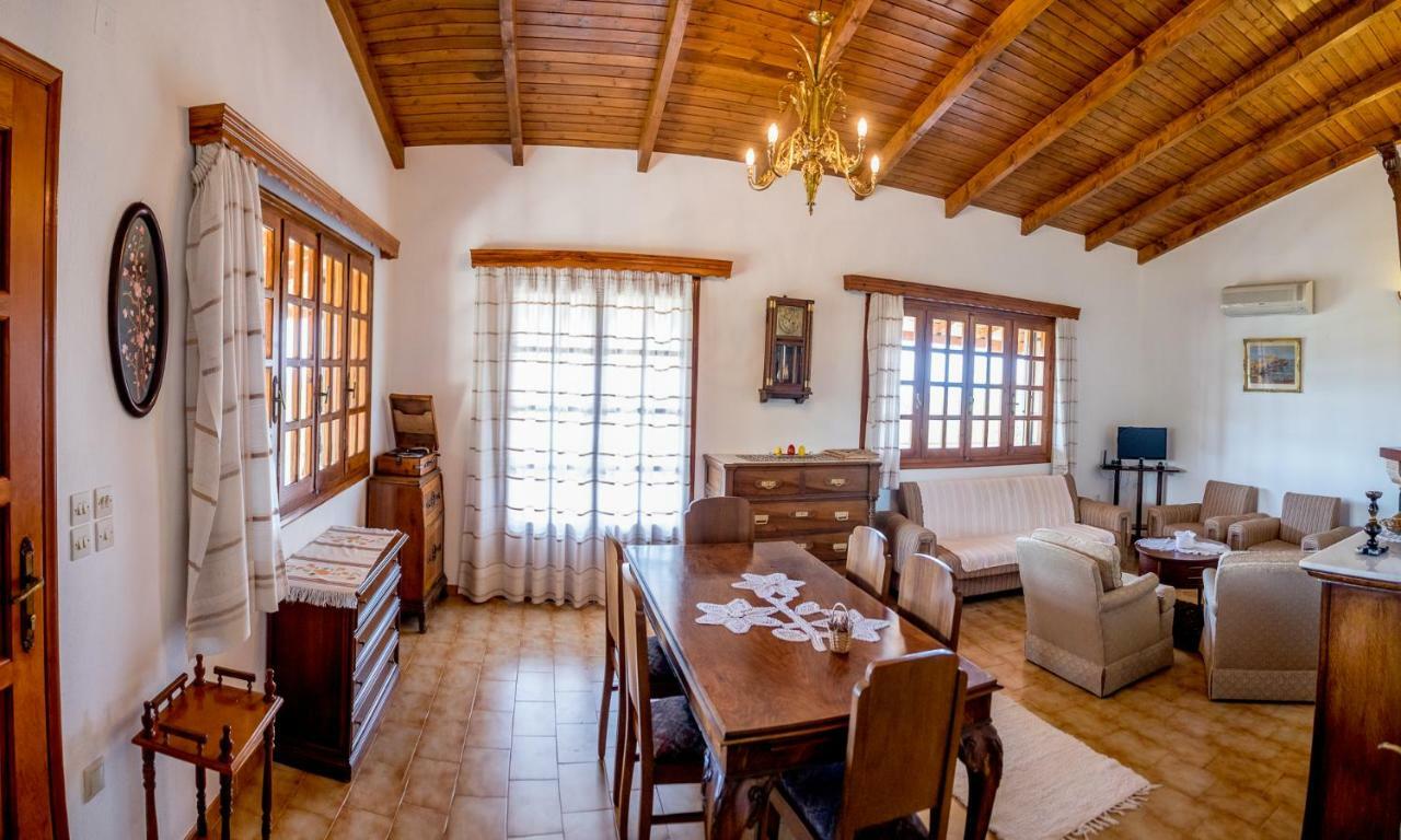 Villa Artjeta Kastrosykia Exteriör bild